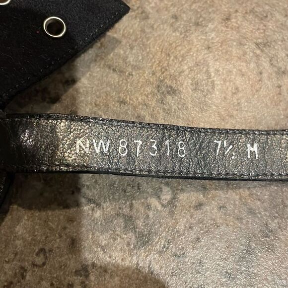 Stuart Weitzman Black Suede Leather French Cuff T-Strap Shoe Womens Size 7.5M - Picture 4 of 14